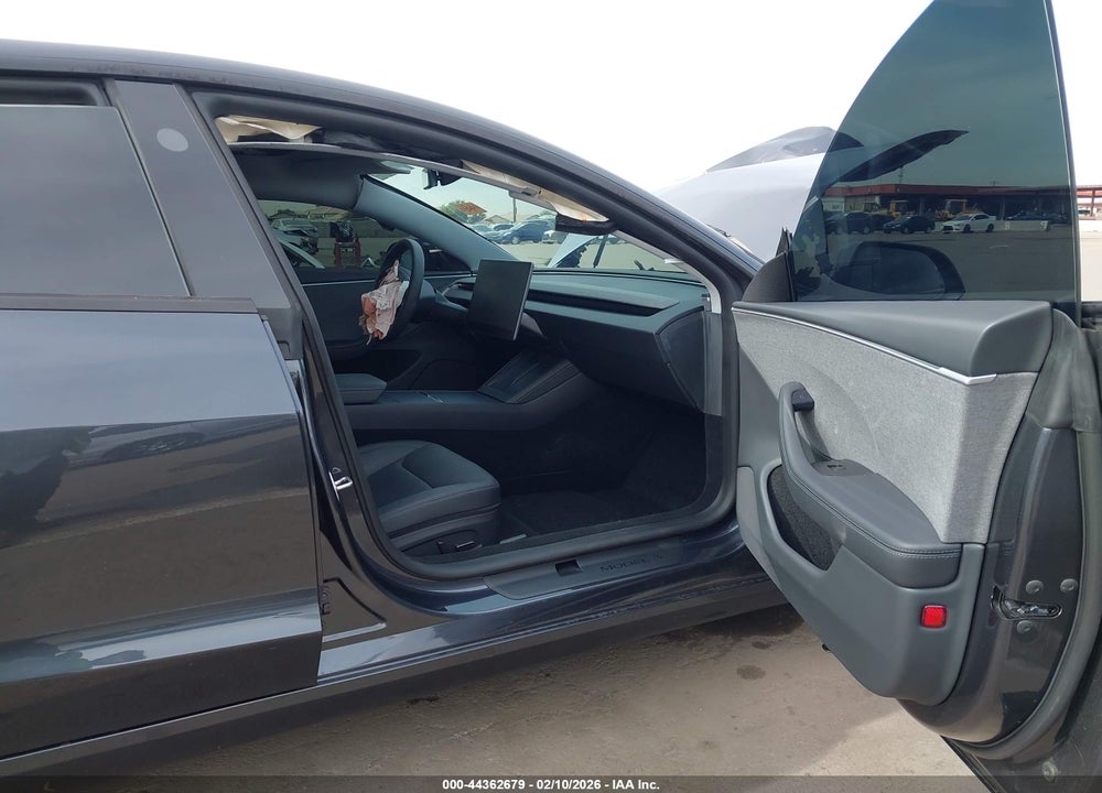 2025 TESLA MODEL 3 LONG RANGE REAR-WHEEL DRIVE/STANDARD REAR-WHEEL DRIVE VIN: 5YJ3E1EA3SF018132