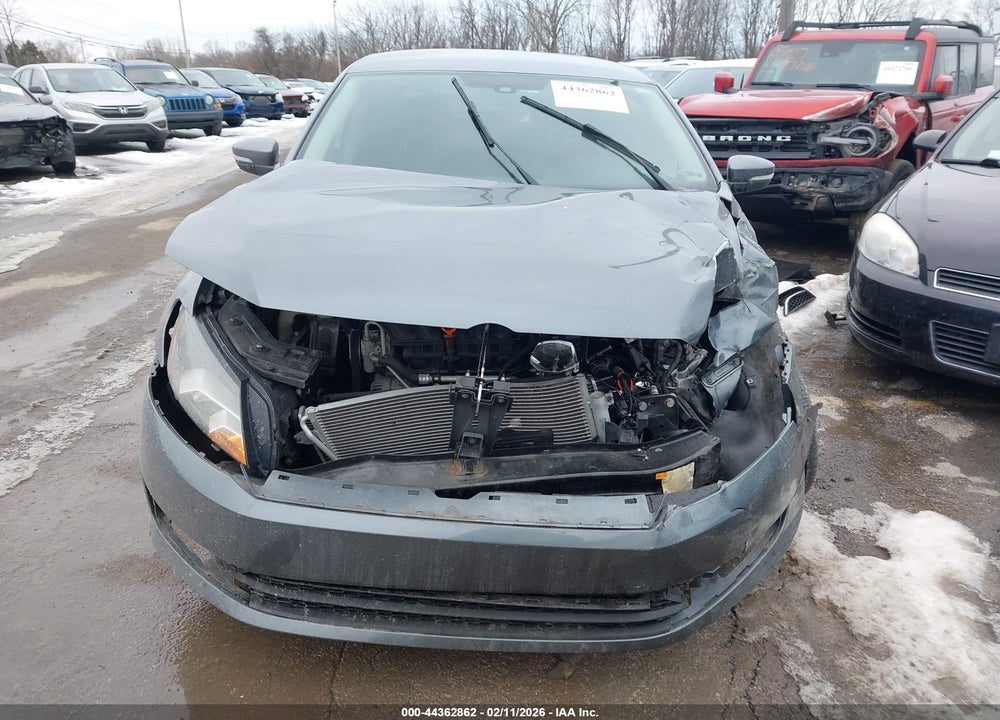 2013 VOLKSWAGEN PASSAT 2.5L S VIN: 1VWAP7A30DC078037