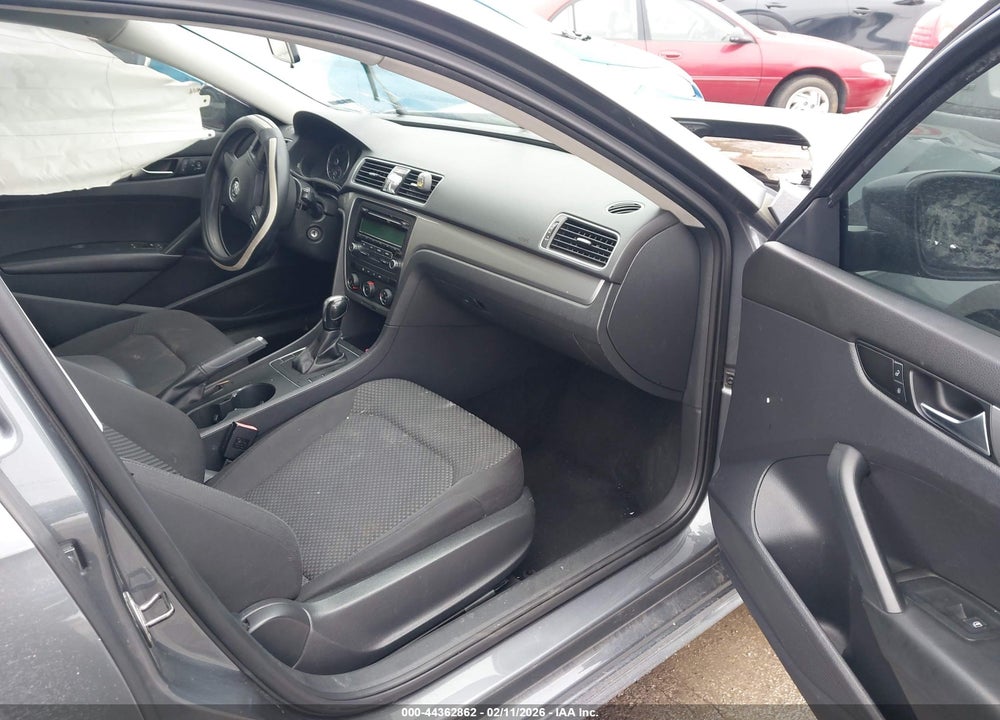 2013 VOLKSWAGEN PASSAT 2.5L S VIN: 1VWAP7A30DC078037