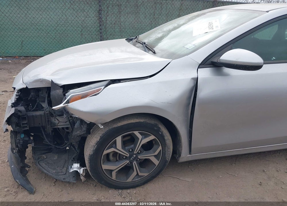 2019 KIA FORTE LXS VIN: 3KPF24AD7KE051907