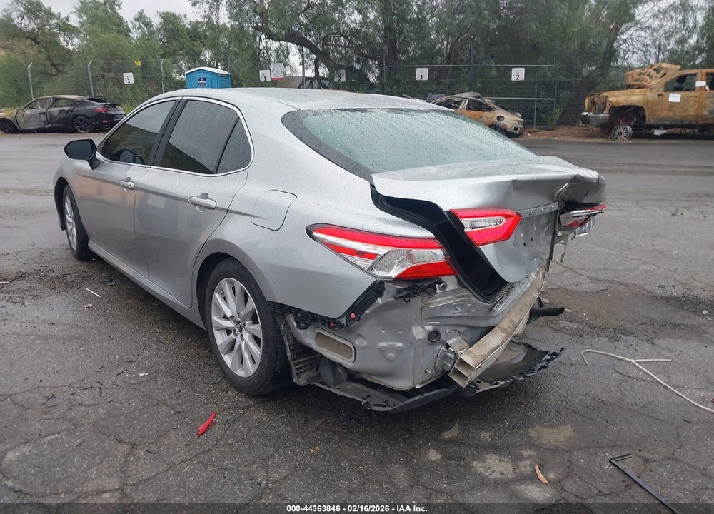 2018 TOYOTA CAMRY LE VIN: JTNB11HK3J3011085