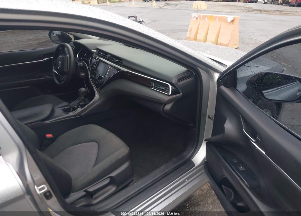2018 TOYOTA CAMRY LE VIN: JTNB11HK3J3011085