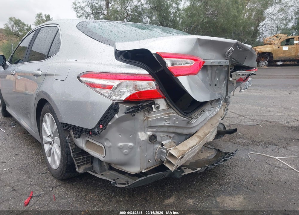 2018 TOYOTA CAMRY LE VIN: JTNB11HK3J3011085