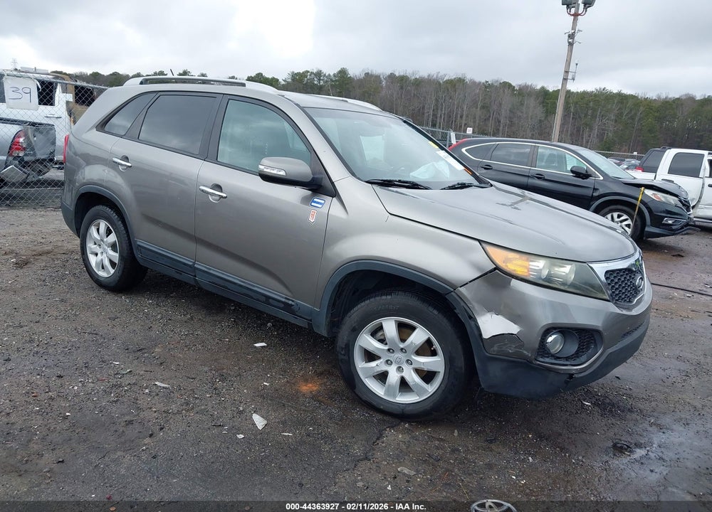 2011 KIA SORENTO LX VIN: 5XYKT3A17BG152489