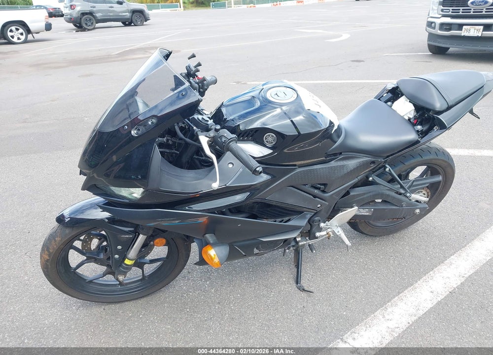 2023 YAMAHA YZFR3 A VIN: MH3RH18Y6PK012153