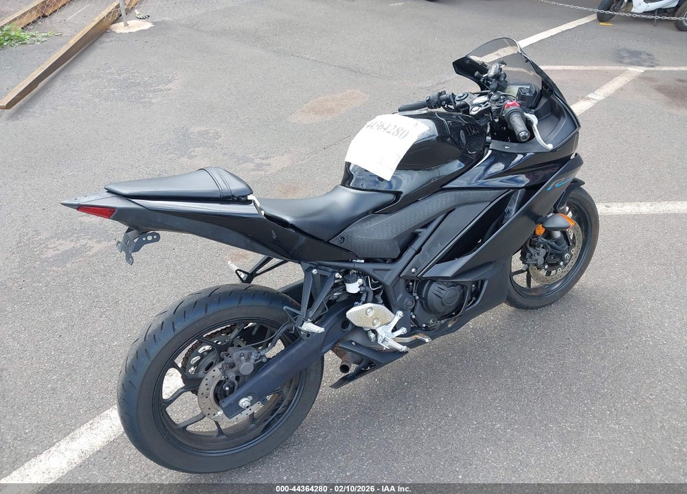 2023 YAMAHA YZFR3 A VIN: MH3RH18Y6PK012153