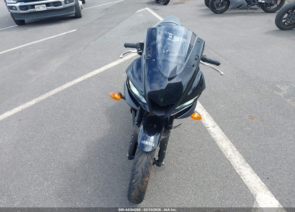 2023 YAMAHA YZFR3 A VIN: MH3RH18Y6PK012153