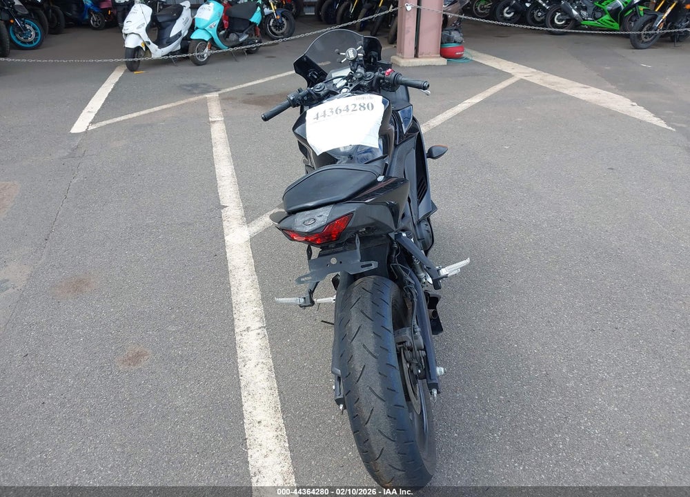 2023 YAMAHA YZFR3 A VIN: MH3RH18Y6PK012153