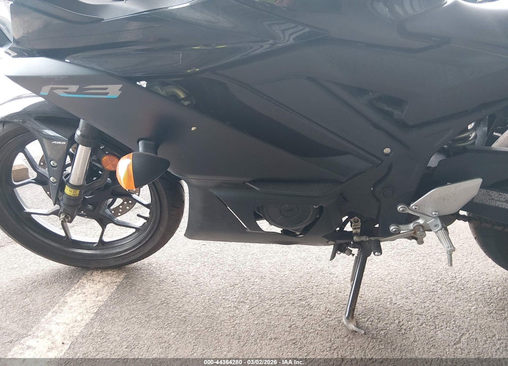 2023 YAMAHA YZFR3 A VIN: MH3RH18Y6PK012153