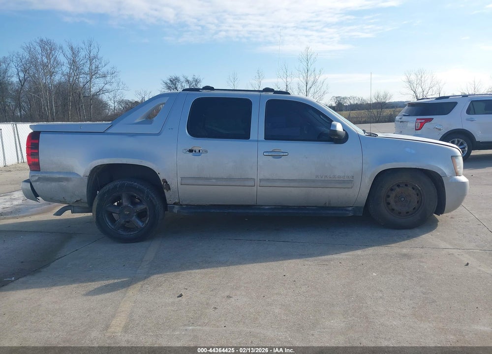 2011 CHEVROLET AVALANCHE 1500 LT1 VIN: 3GNTKFE37BG393188