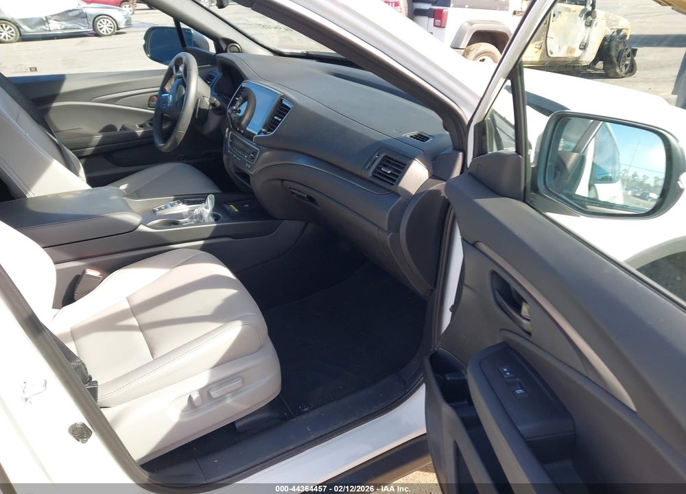 2025 HONDA PASSPORT EX-L VIN: 5FNYF8H51SB011805
