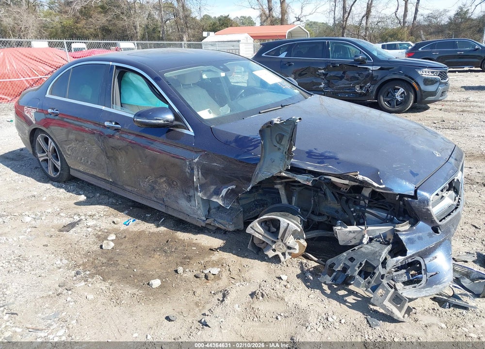 2018 MERCEDES-BENZ E 300 VIN: WDDZF4JB5JA332305