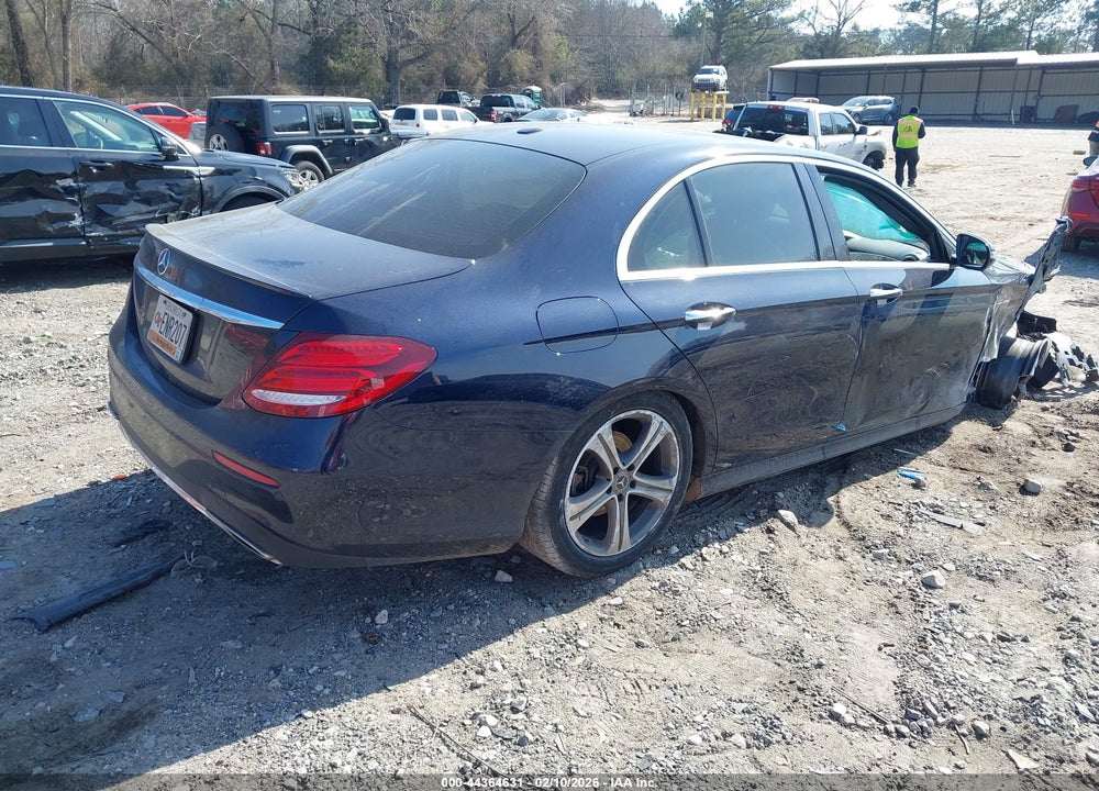 2018 MERCEDES-BENZ E 300 VIN: WDDZF4JB5JA332305