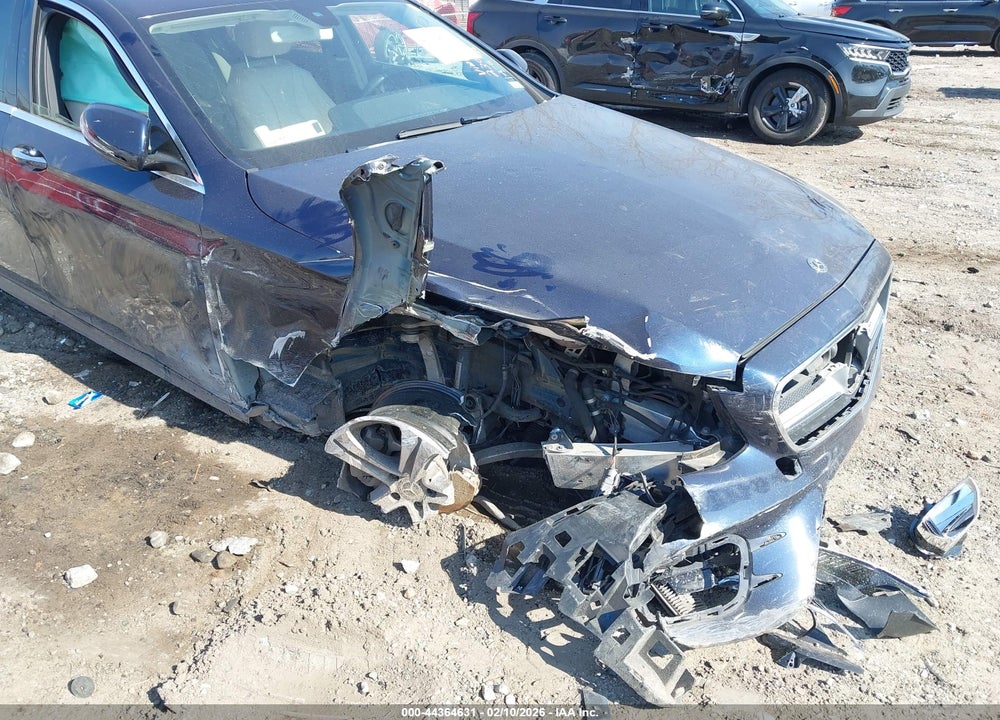 2018 MERCEDES-BENZ E 300 VIN: WDDZF4JB5JA332305