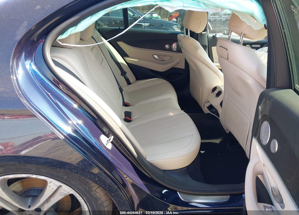2018 MERCEDES-BENZ E 300 VIN: WDDZF4JB5JA332305