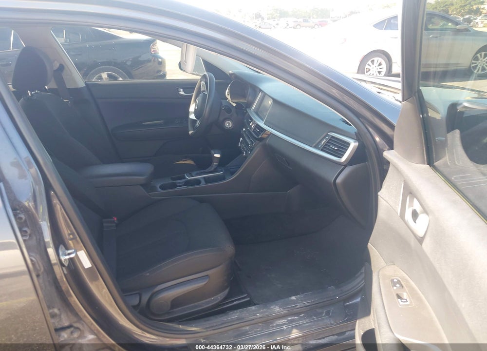 2019 KIA OPTIMA LX VIN: 5XXGT4L31KG294173