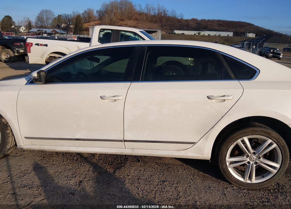 2015 VOLKSWAGEN PASSAT 1.8T SE VIN: 1VWBT7A33FC005182