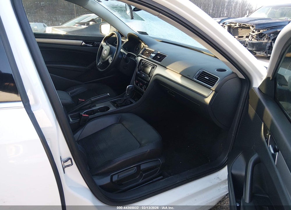 2015 VOLKSWAGEN PASSAT 1.8T SE VIN: 1VWBT7A33FC005182