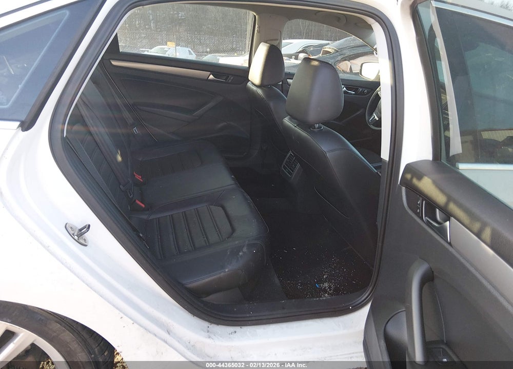 2015 VOLKSWAGEN PASSAT 1.8T SE VIN: 1VWBT7A33FC005182