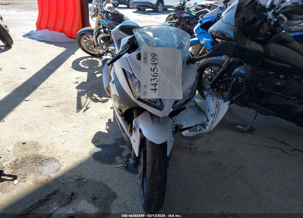 2015 KAWASAKI EX300 B VIN: JKAEX8B10FDA20382