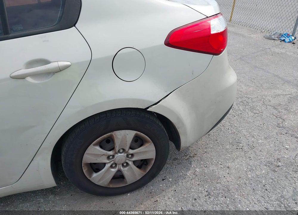 2015 KIA FORTE LX VIN: KNAFK4A64F5368057