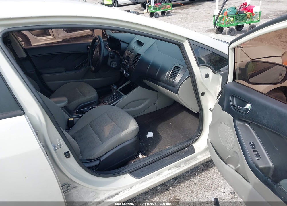 2015 KIA FORTE LX VIN: KNAFK4A64F5368057
