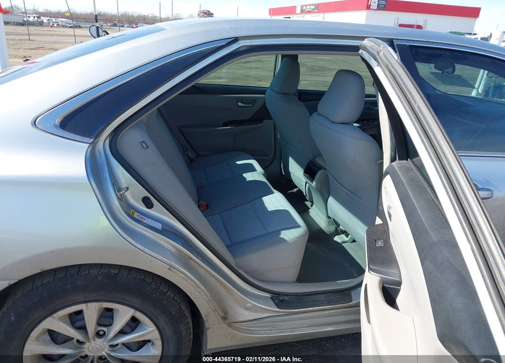 2016 TOYOTA CAMRY LE VIN: 4T4BF1FK5GR557562