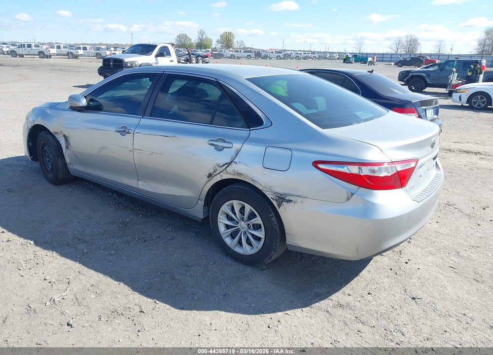 2016 TOYOTA CAMRY LE VIN: 4T4BF1FK5GR557562
