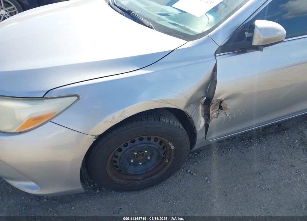 2016 TOYOTA CAMRY LE VIN: 4T4BF1FK5GR557562