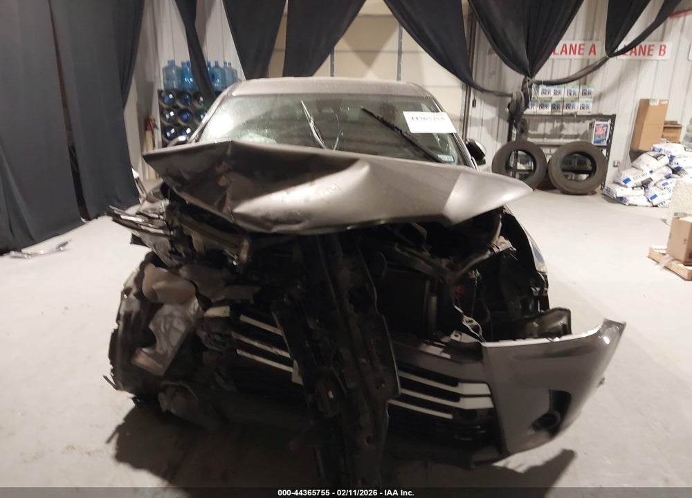 2019 TOYOTA HIGHLANDER LE VIN: 5TDZARFH2KS056317