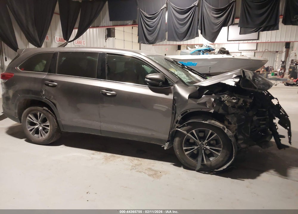 2019 TOYOTA HIGHLANDER LE VIN: 5TDZARFH2KS056317
