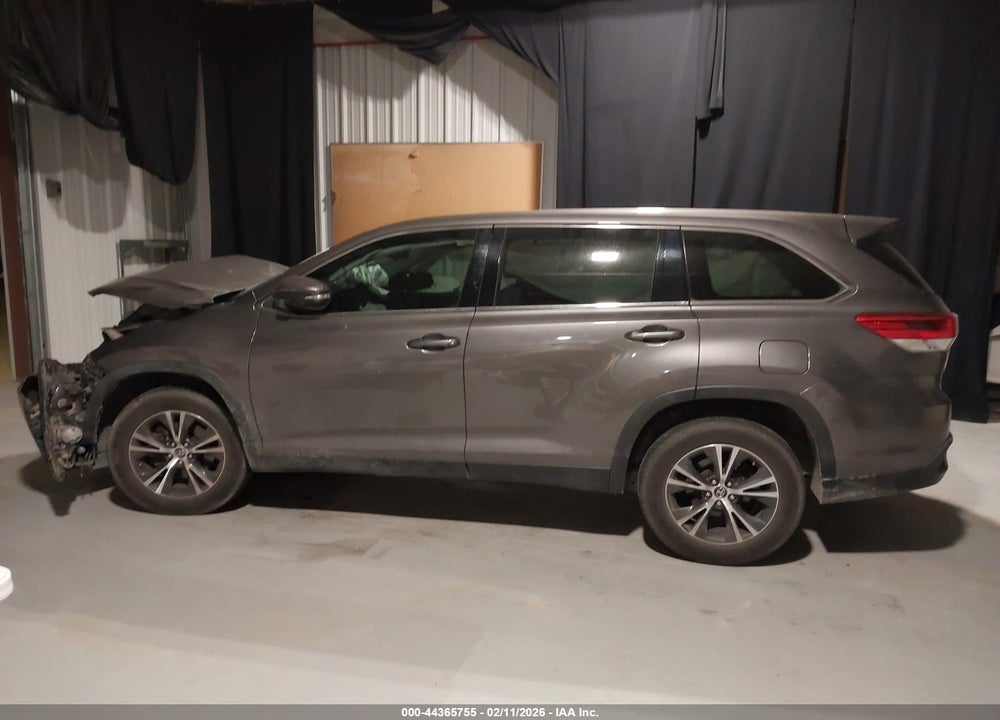 2019 TOYOTA HIGHLANDER LE VIN: 5TDZARFH2KS056317