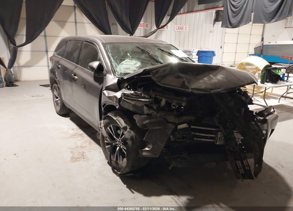 2019 TOYOTA HIGHLANDER LE VIN: 5TDZARFH2KS056317