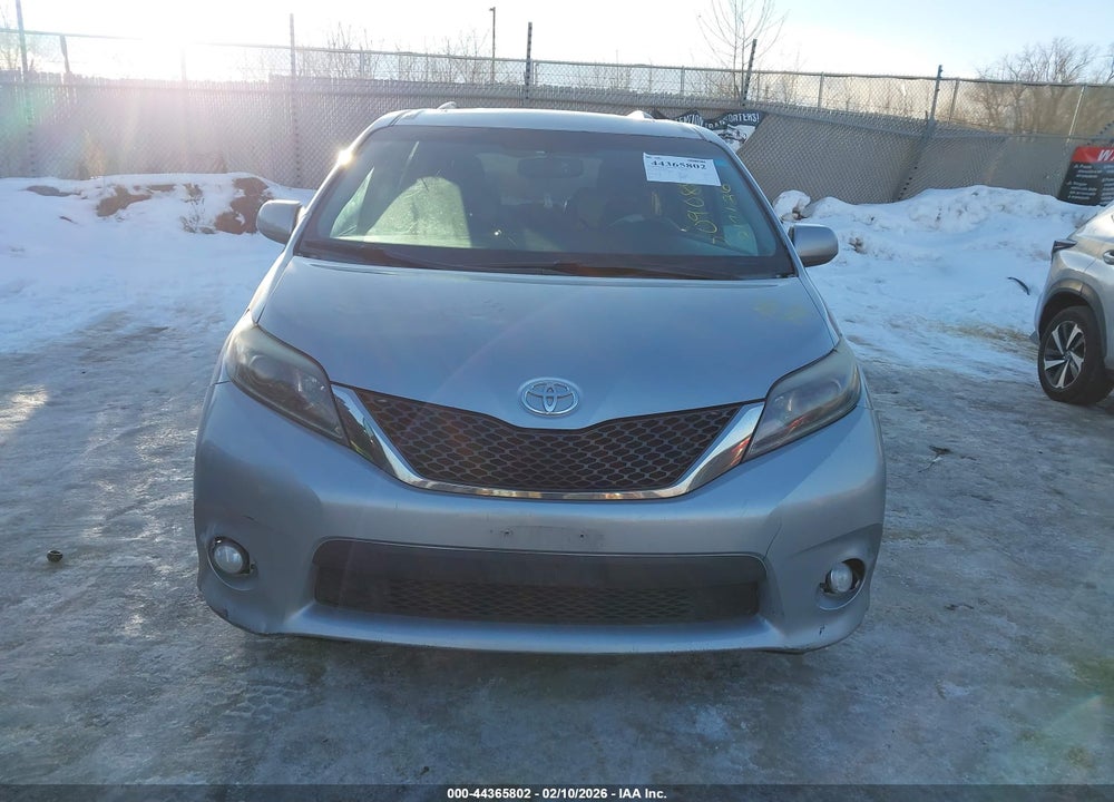 2015 TOYOTA SIENNA SE 8 PASSENGER VIN: 5TDXK3DC2FS564494