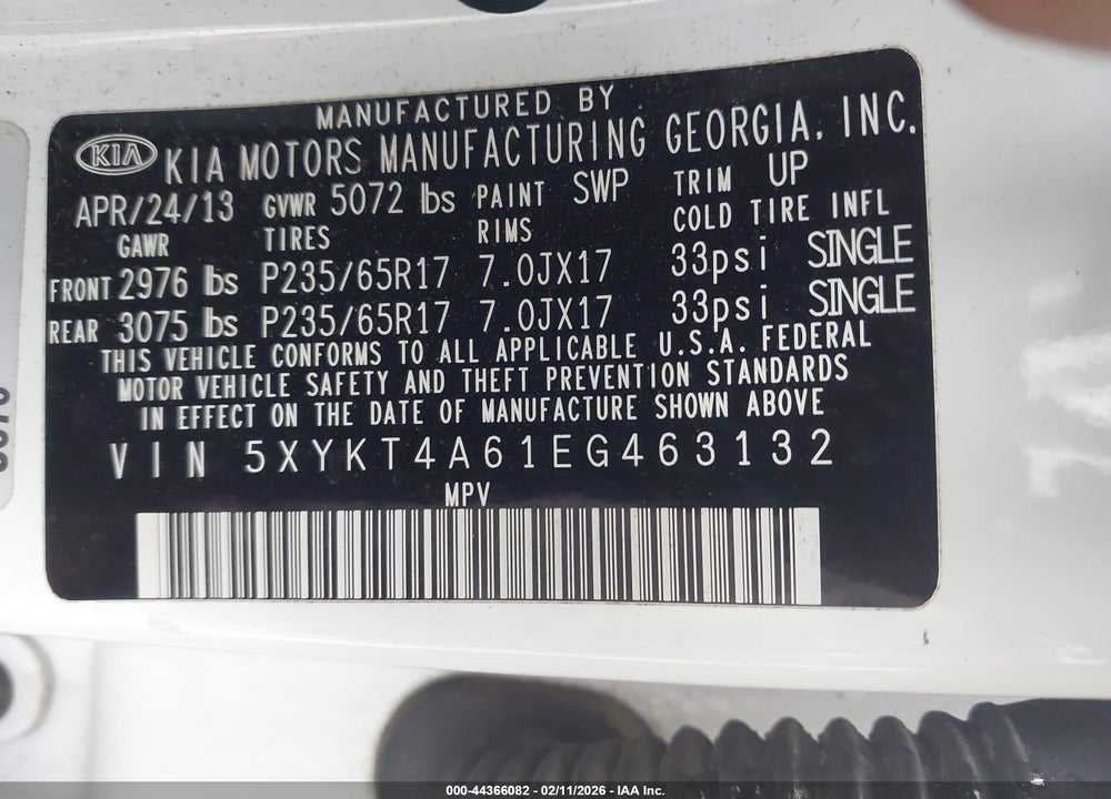 2014 KIA SORENTO LX VIN: 5XYKT4A61EG463132
