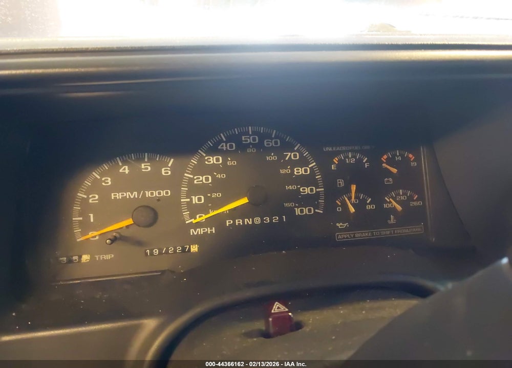 1999 CHEVROLET SUBURBAN 1500 LT VIN: 1GNFK16R3XJ434456