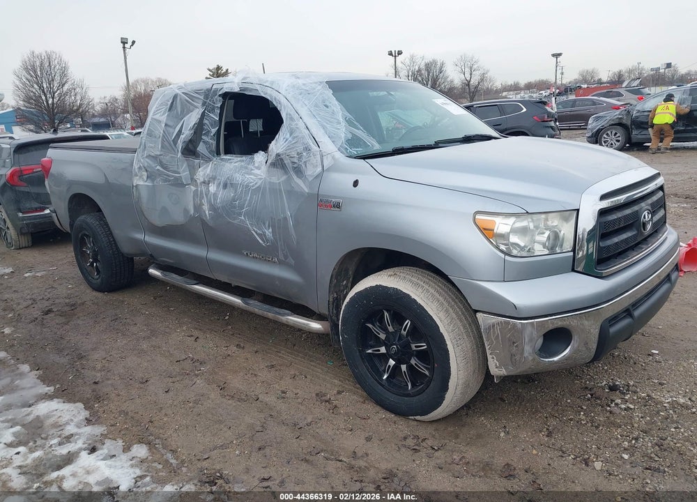 2011 TOYOTA TUNDRA GRADE 5.7L V8 VIN: 5TFUW5F16BX204809