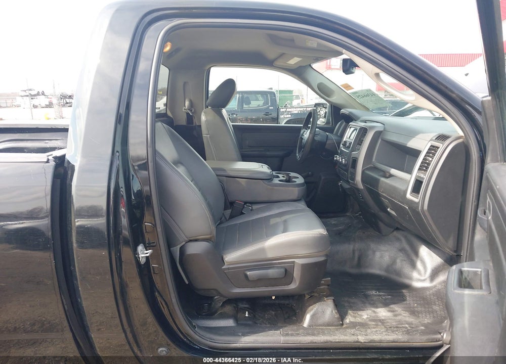 2019 RAM 1500 CLASSIC TRADESMAN  4X2 6'4 BOX VIN: 3C6JR6AG2KG657686