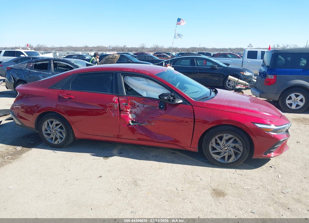 2024 HYUNDAI ELANTRA SEL VIN: KMHLM4DG3RU760392