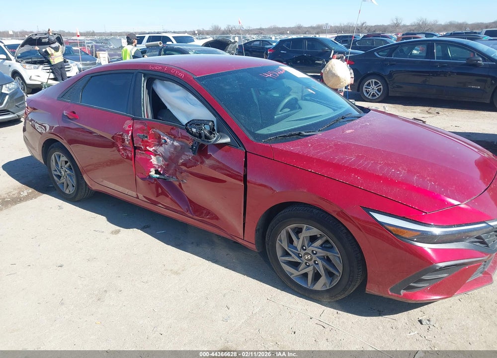 2024 HYUNDAI ELANTRA SEL VIN: KMHLM4DG3RU760392