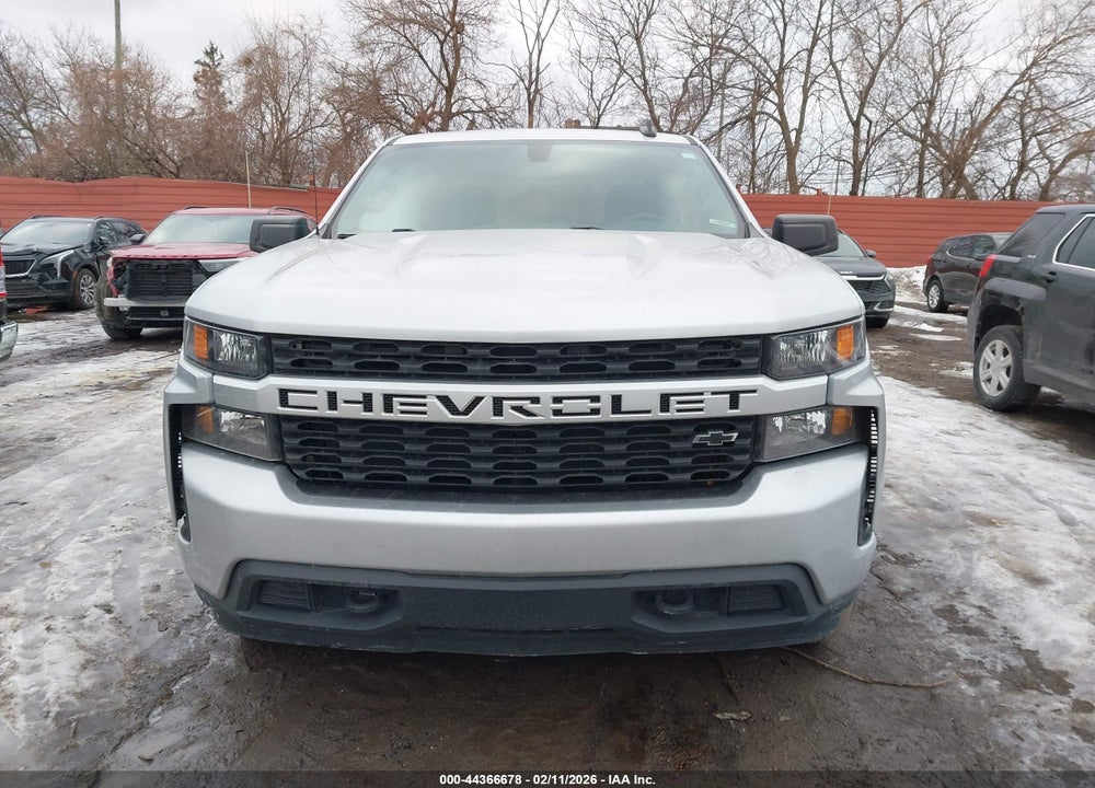 2021 CHEVROLET SILVERADO 1500 4WD  SHORT BED CUSTOM VIN: 3GCPYBEK0MG221855