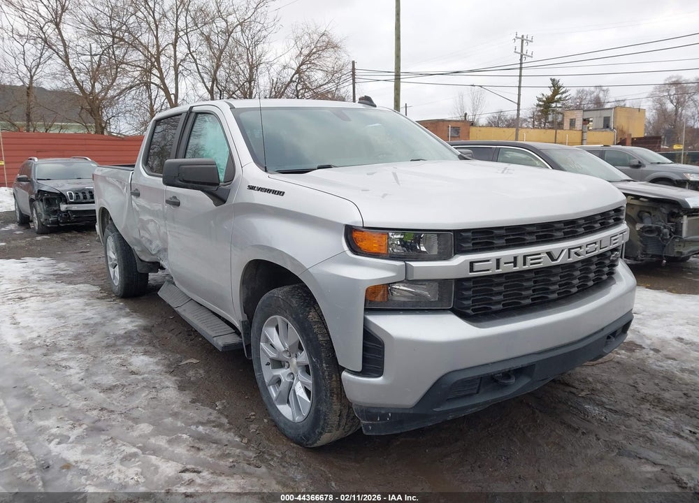 2021 CHEVROLET SILVERADO 1500 4WD  SHORT BED CUSTOM VIN: 3GCPYBEK0MG221855