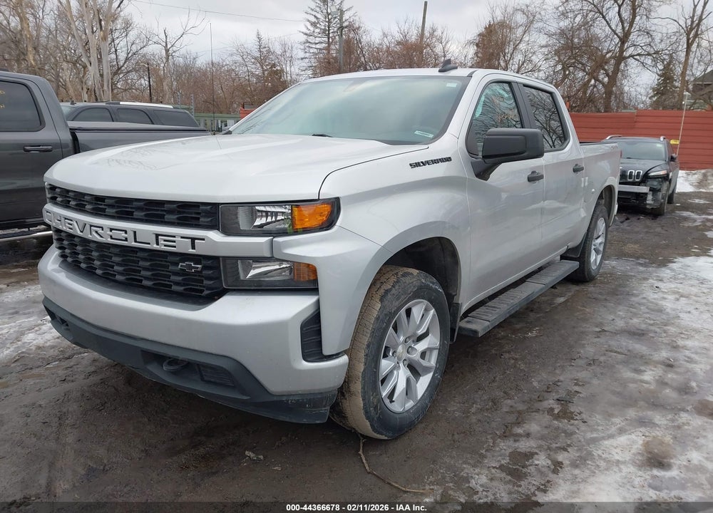 2021 CHEVROLET SILVERADO 1500 4WD  SHORT BED CUSTOM VIN: 3GCPYBEK0MG221855