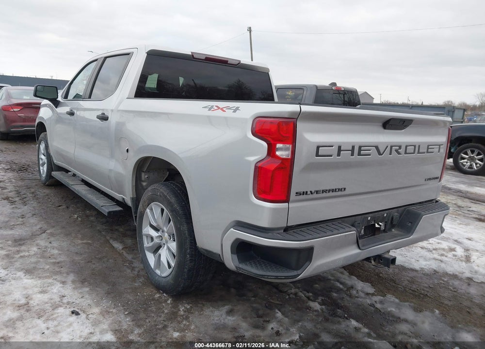 2021 CHEVROLET SILVERADO 1500 4WD  SHORT BED CUSTOM VIN: 3GCPYBEK0MG221855