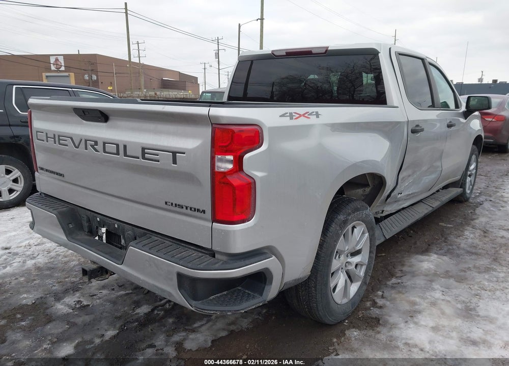 2021 CHEVROLET SILVERADO 1500 4WD  SHORT BED CUSTOM VIN: 3GCPYBEK0MG221855