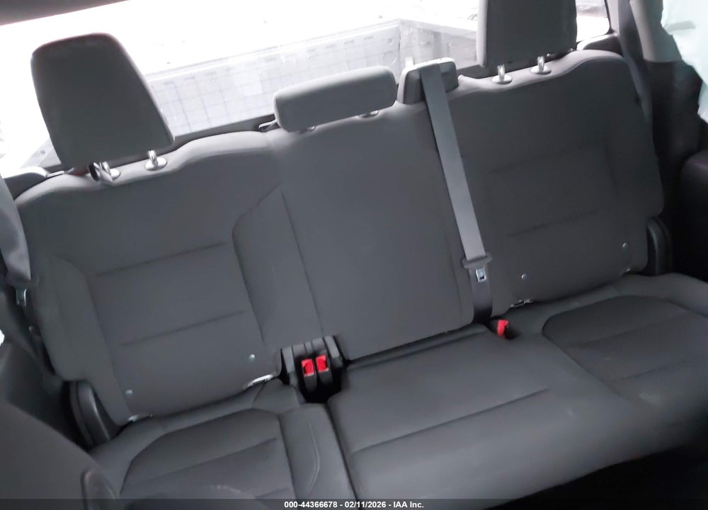 2021 CHEVROLET SILVERADO 1500 4WD  SHORT BED CUSTOM VIN: 3GCPYBEK0MG221855