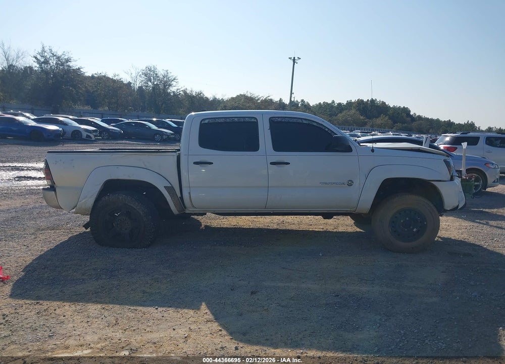 2014 TOYOTA TACOMA BASE V6 VIN: 5TFLU4EN2EX100175