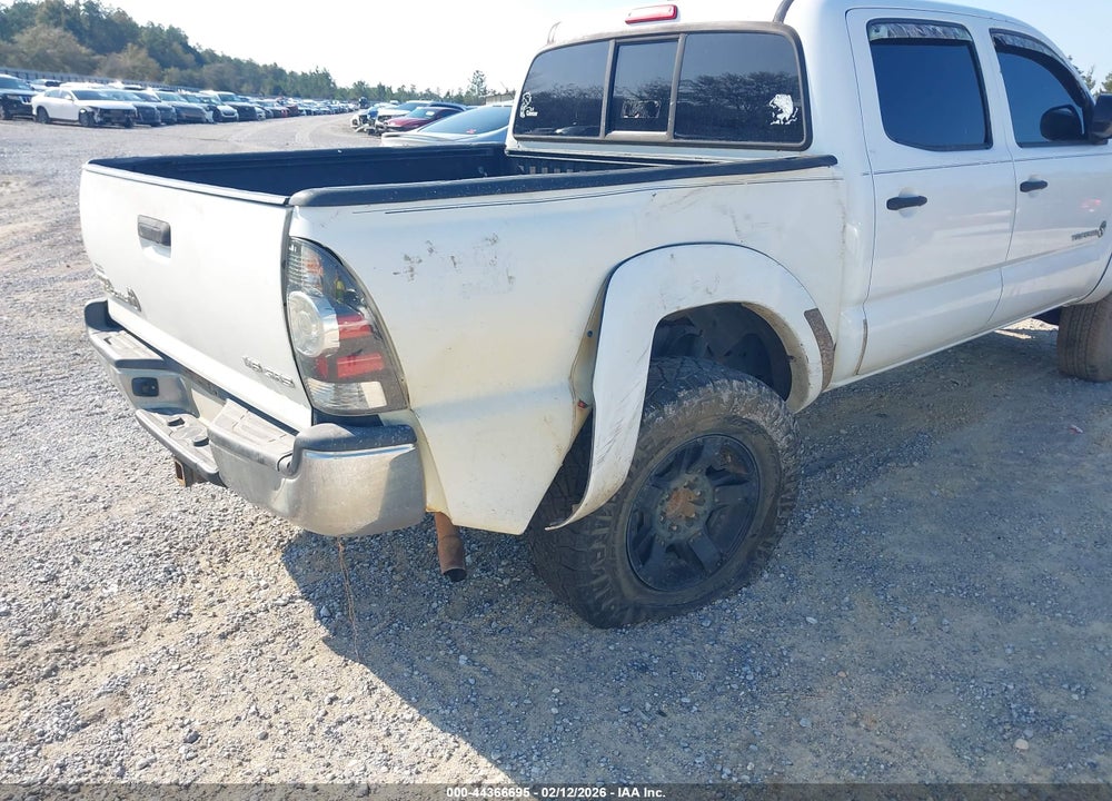 2014 TOYOTA TACOMA BASE V6 VIN: 5TFLU4EN2EX100175