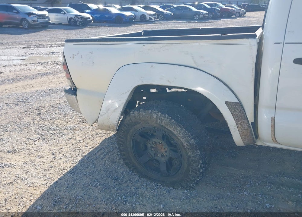 2014 TOYOTA TACOMA BASE V6 VIN: 5TFLU4EN2EX100175