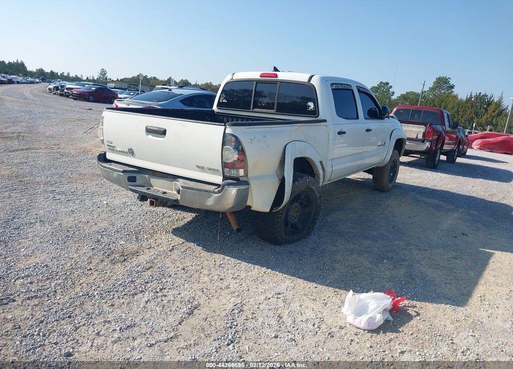 2014 TOYOTA TACOMA BASE V6 VIN: 5TFLU4EN2EX100175